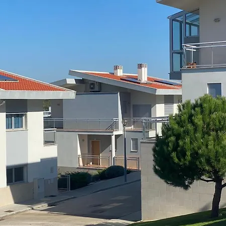 Вилла With Views Over The Atlantic Ocean And Swimming Pool Famalicao
